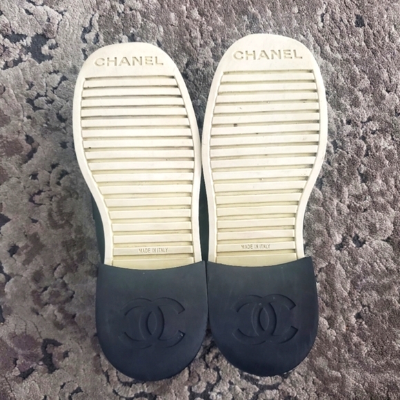 Chanel Lambskin Shearling Lined Quilted CC Turnlock Loafers 37.5 - Picture 14 of 14